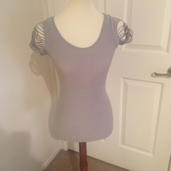 Trendy Slashed Grey Blouse - Picture 1 of 7